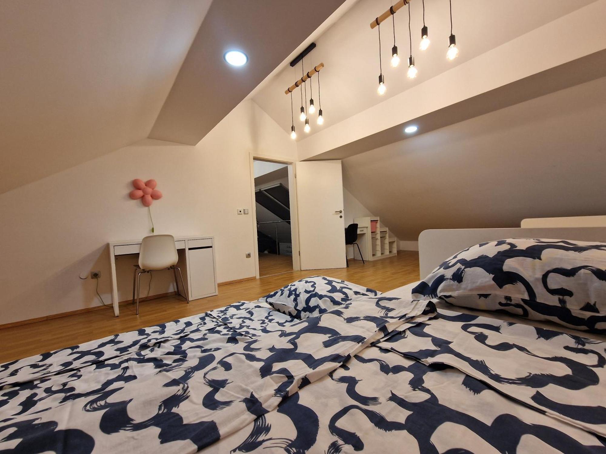Apartma Hisa Pod Gozdom *