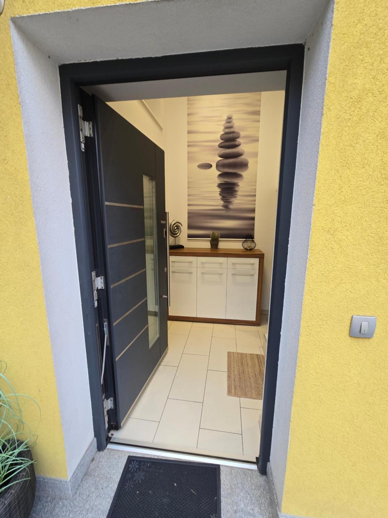 Hisa Pod Gozdom