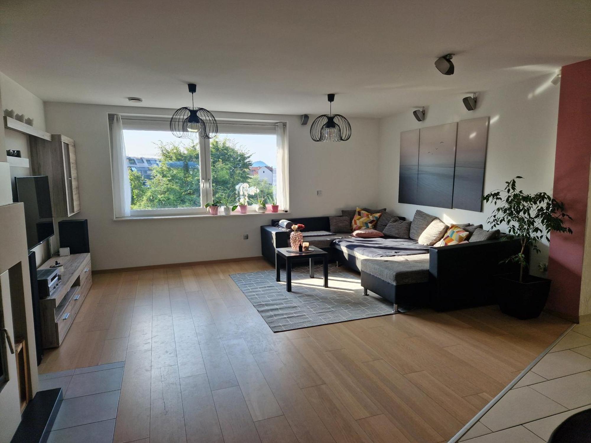 Apartment Hisa Pod Gozdom *
